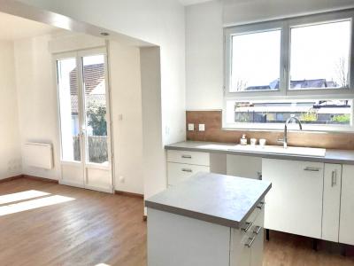 For sale Thouars 5 rooms 85 m2 Deux sevres (79100) photo 2