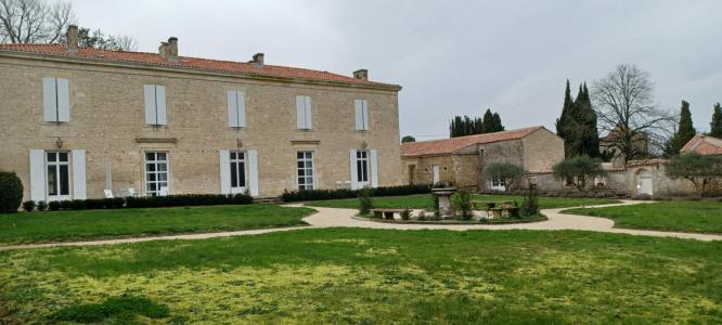For sale Fontenay-le-comte 12 rooms 400 m2 Vendee (85200) photo 2