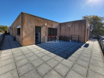 Louer Commerce 427 m2 Six-fours-les-plages