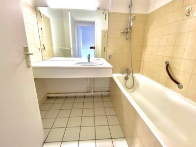 For rent Lyon-6eme-arrondissement 5 rooms 111 m2 Rhone (69006) photo 2