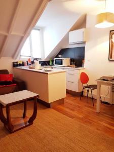 Louer Appartement Paris-18eme-arrondissement 925 euros
