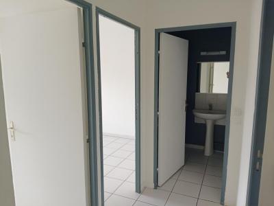 For sale Nimes 3 rooms 60 m2 Gard (30900) photo 3