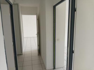 For sale Nimes 3 rooms 60 m2 Gard (30900) photo 4