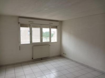 For sale Nimes 2 rooms 51 m2 Gard (30900) photo 2