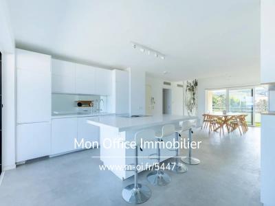 For sale Marseille-8eme-arrondissement 4 rooms 135 m2 Bouches du Rhone (13008) photo 4