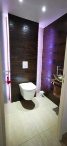 For sale Dinan 6 rooms 151 m2 Cotes d'armor (22100) photo 3