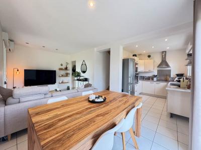For sale Genas 4 rooms 74 m2 Rhone (69740) photo 2