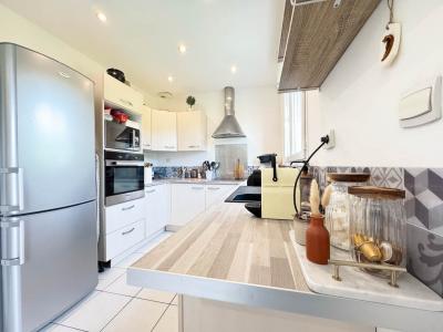 For sale Genas 4 rooms 74 m2 Rhone (69740) photo 3