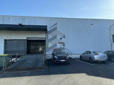 Louer Commerce Merignac 151440 euros