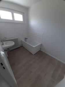 Louer Maison Haut-du-them-chateau-lambert 609 euros