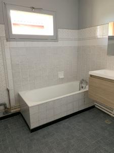 For sale 3 RUE ANTOINE DELON 1 room 25 m2 Gard (30900) photo 2