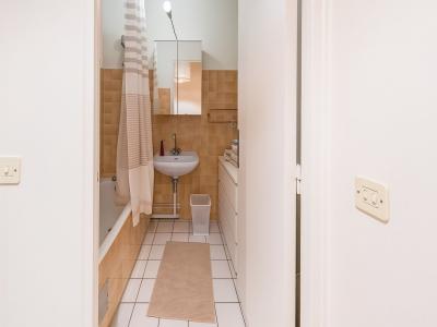 For sale 1 room 38 m2 Paris (75015) photo 2