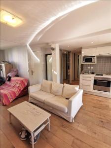 For rent Paris-15eme-arrondissement 2 rooms 45 m2 Paris (75015) photo 1