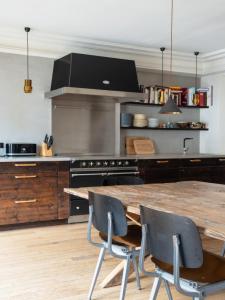 For sale Paris-10eme-arrondissement 5 rooms 145 m2 Paris (75010) photo 2