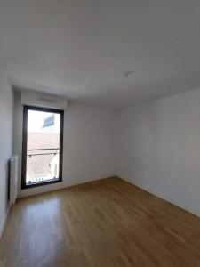 For rent Issy-les-moulineaux 2 rooms 43 m2 Hauts de Seine (92130) photo 3