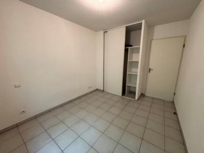 Acheter Appartement Saint-quentin-de-baron 83900 euros