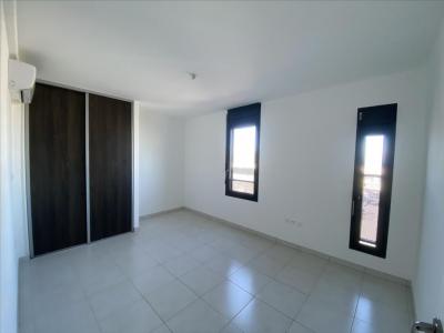 Louer Appartement Saint-pierre 899 euros