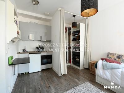 Louer Appartement Courbevoie 749 euros