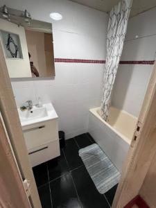 For rent Bordeaux 3 rooms 65 m2 Gironde (33000) photo 2