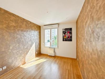 For sale Lyon-3eme-arrondissement 3 rooms 70 m2 Rhone (69003) photo 2