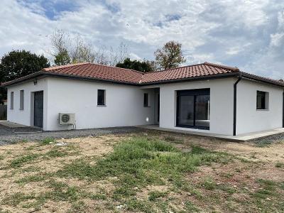 For rent Unias 4 rooms 124 m2 Loire (42210) photo 0