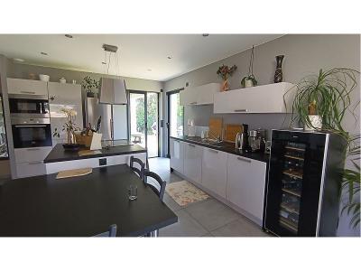 For rent Unias 4 rooms 124 m2 Loire (42210) photo 4