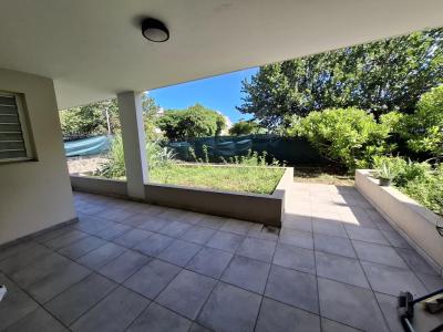 Louer Appartement 52 m2 Saint-pierre