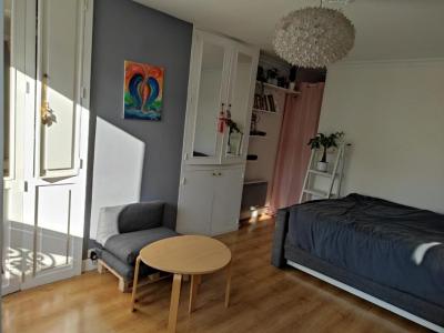 Annonce Location Appartement Paris-18eme-arrondissement 75