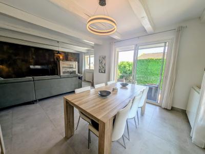 For sale VILLAGE 8 rooms 163 m2 Gard (30200) photo 4