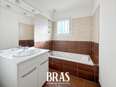 For sale Marzan 4 rooms 80 m2 Morbihan (56130) photo 4