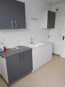 For rent Blanc 4 rooms 73 m2 Indre (36300) photo 2