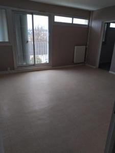 For rent Blanc 4 rooms 73 m2 Indre (36300) photo 4