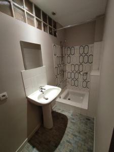 For rent Revel 2 rooms 54 m2 Haute garonne (31250) photo 3