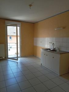 For rent Avenieres 3 rooms 71 m2 Isere (38630) photo 3