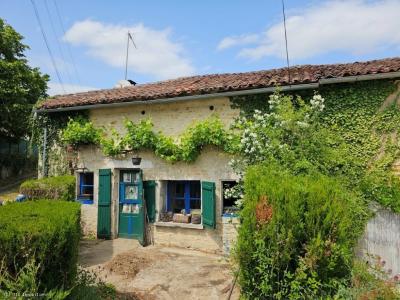 For sale Saint-claud 3 rooms 99 m2 Charente (16450) photo 0
