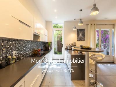 For sale Marseille-6eme-arrondissement 5 rooms 130 m2 Bouches du Rhone (13006) photo 3
