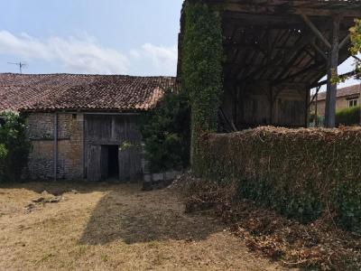 For sale 3 rooms 99 m2 Charente (16450) photo 2