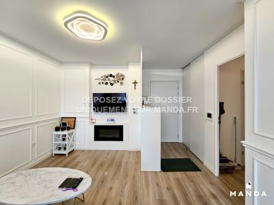 For rent Puteaux 3 rooms 69 m2 Hauts de Seine (92800) photo 2