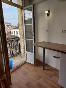 For rent Bordeaux 1 room 23 m2 Gironde (33000) photo 0