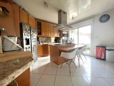 For sale Clayes-sous-bois 8 rooms 175 m2 Yvelines (78340) photo 4