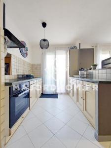 For sale Marseille-7eme-arrondissement 3 rooms 61 m2 Bouches du Rhone (13007) photo 3