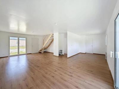 For sale Segre 6 rooms 106 m2 Maine et loire (49500) photo 0