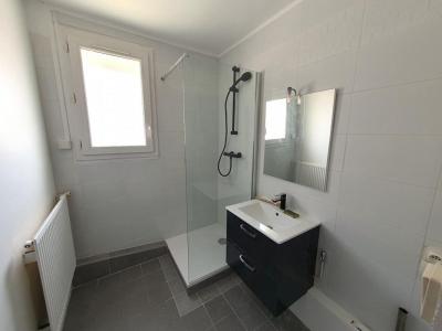 For sale Bourges 3 rooms 56 m2 Cher (18000) photo 3