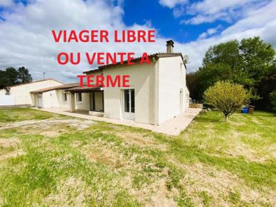 For sale Saintes 6 rooms 159 m2 Charente maritime (17100) photo 0