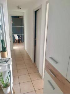 For sale Marseille-15eme-arrondissement 4 rooms 69 m2 Bouches du Rhone (13015) photo 3