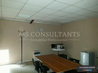 For rent Feyzin 219 m2 Rhone (69320) photo 2