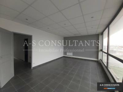 Louer Local commercial 150 m2 Salaise-sur-sanne