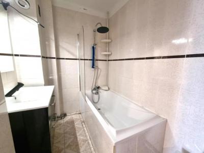 For sale Marseille-14eme-arrondissement 5 rooms 75 m2 Bouches du Rhone (13014) photo 3