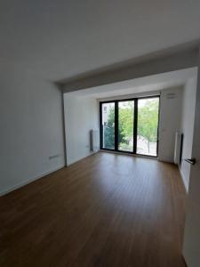 For rent Suresnes 2 rooms 39 m2 Hauts de Seine (92150) photo 2