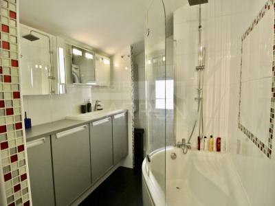For rent Lyon-1er-arrondissement 3 rooms 71 m2 Rhone (69001) photo 4